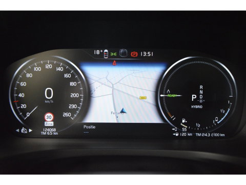 Volvo V60 T6 Hybride AWD Plus Dark LONG RANGE | Head-Up | Panoramadak | Stoel + Stuur Verwarming | Camera | Trekhaak |