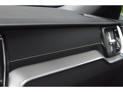 Volvo V60 T6 Hybride AWD Plus Dark LONG RANGE | Head-Up | Panoramadak | Stoel + Stuur Verwarming | Camera | Trekhaak |