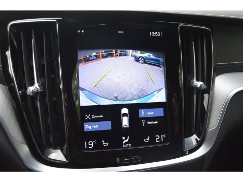 Volvo V60 T6 Hybride AWD Plus Dark LONG RANGE | Head-Up | Panoramadak | Stoel + Stuur Verwarming | Camera | Trekhaak |