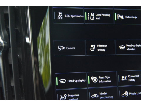 Volvo V60 T6 Hybride AWD Plus Dark LONG RANGE | Head-Up | Panoramadak | Stoel + Stuur Verwarming | Camera | Trekhaak |