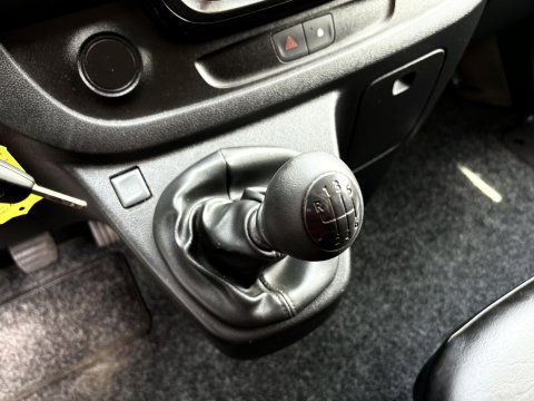 Opel Vivaro 1.6 CDTI L2H1 DC 125PK | MARGE | 6 PERSOONS | CRUISE | AIRCO | RUIME BUS