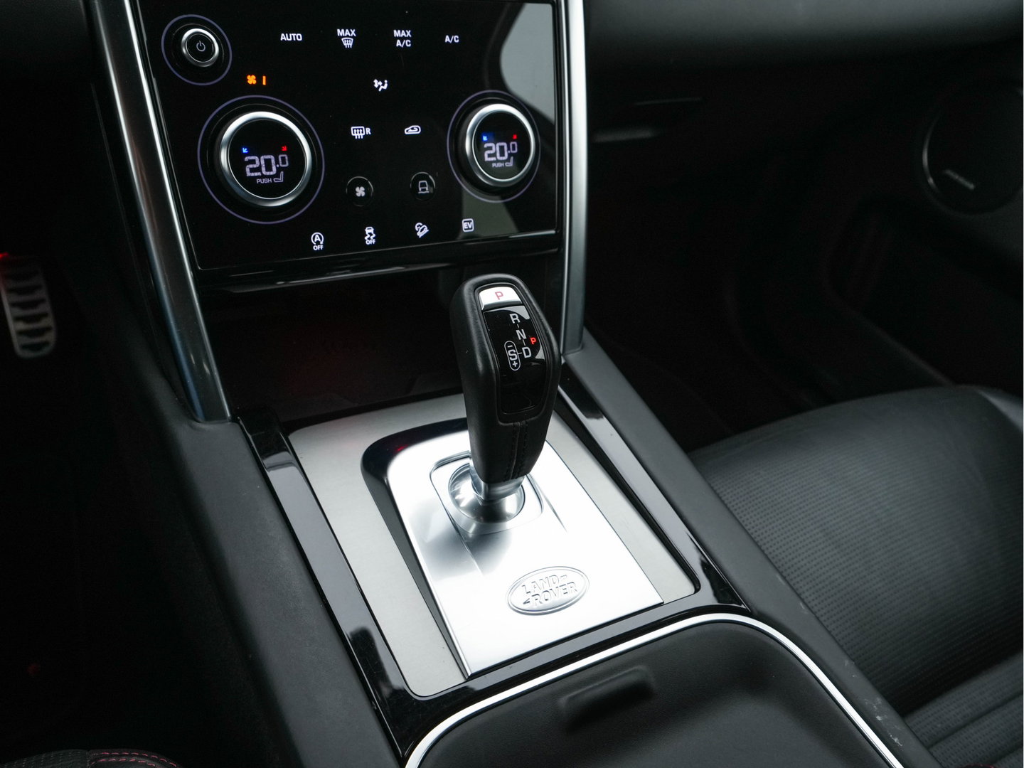 Land Rover Discovery Sport P300e 1.5 R-Dynamic HSE Black Exterior Pack AWD (Plug-in) (INCL-BTW) *LEATHER | FULL-LED | DIGI-COCKPIT | MERIDIAN-AUDIO | BLINDSPOT | KEYLESS | SHIFTPADDLES | PRIVACYGLASS | NAVI-FULLMAP | ECC | MEMORY-PACK | PDC | CRUISE | 20''ALU*