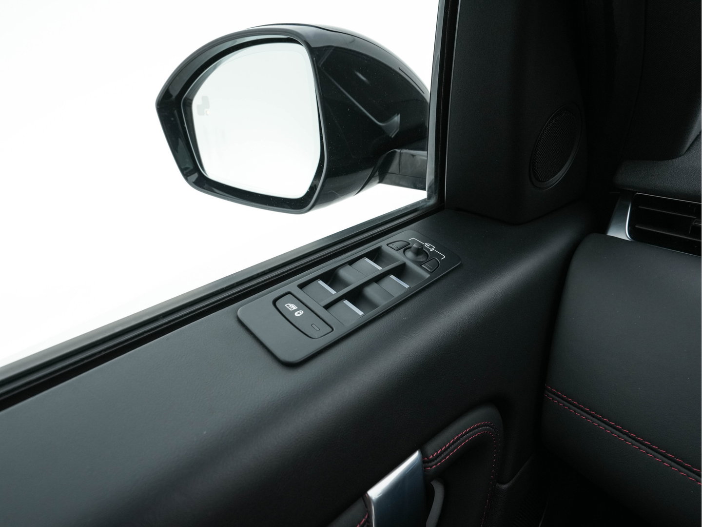 Land Rover Discovery Sport P300e 1.5 R-Dynamic HSE Black Exterior Pack AWD (Plug-in) (INCL-BTW) *LEATHER | FULL-LED | DIGI-COCKPIT | MERIDIAN-AUDIO | BLINDSPOT | KEYLESS | SHIFTPADDLES | PRIVACYGLASS | NAVI-FULLMAP | ECC | MEMORY-PACK | PDC | CRUISE | 20''ALU*