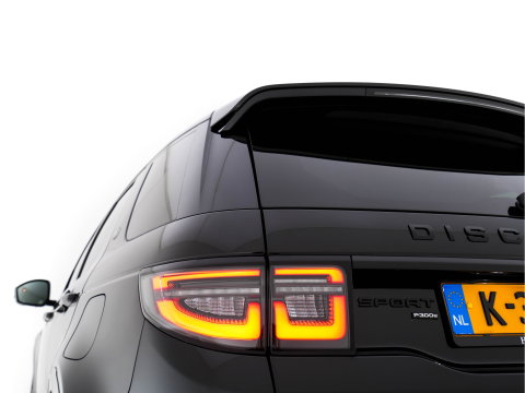 Land Rover Discovery Sport P300e 1.5 R-Dynamic HSE Black Exterior Pack AWD (Plug-in) (INCL-BTW) *LEATHER | FULL-LED | DIGI-COCKPIT | MERIDIAN-AUDIO | BLINDSPOT | KEYLESS | SHIFTPADDLES | PRIVACYGLASS | NAVI-FULLMAP | ECC | MEMORY-PACK | PDC | CRUISE | 20''ALU*