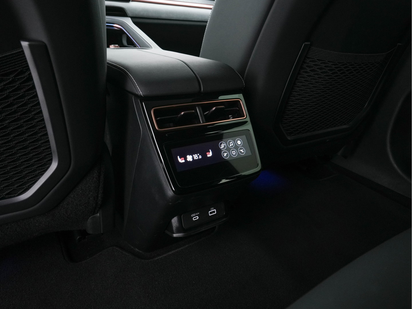 ZEEKR 001 AWD Privilege 100 kWh [ 3-Fase-22 kW] {SOH-94%} (INCL-BTW) Aut. *PANO | LEATHER-MICROFIBRE | FULL-LED | BLINDSPOT | ADAPTIVE-CRUISE | YAMAHA-SOUND | HEATED-COMFORTSEATS | AMBIENTLIGHT | AIRSUSPENSION | NAVI-FULLMAP | PRIVACY-GLASS |  ....