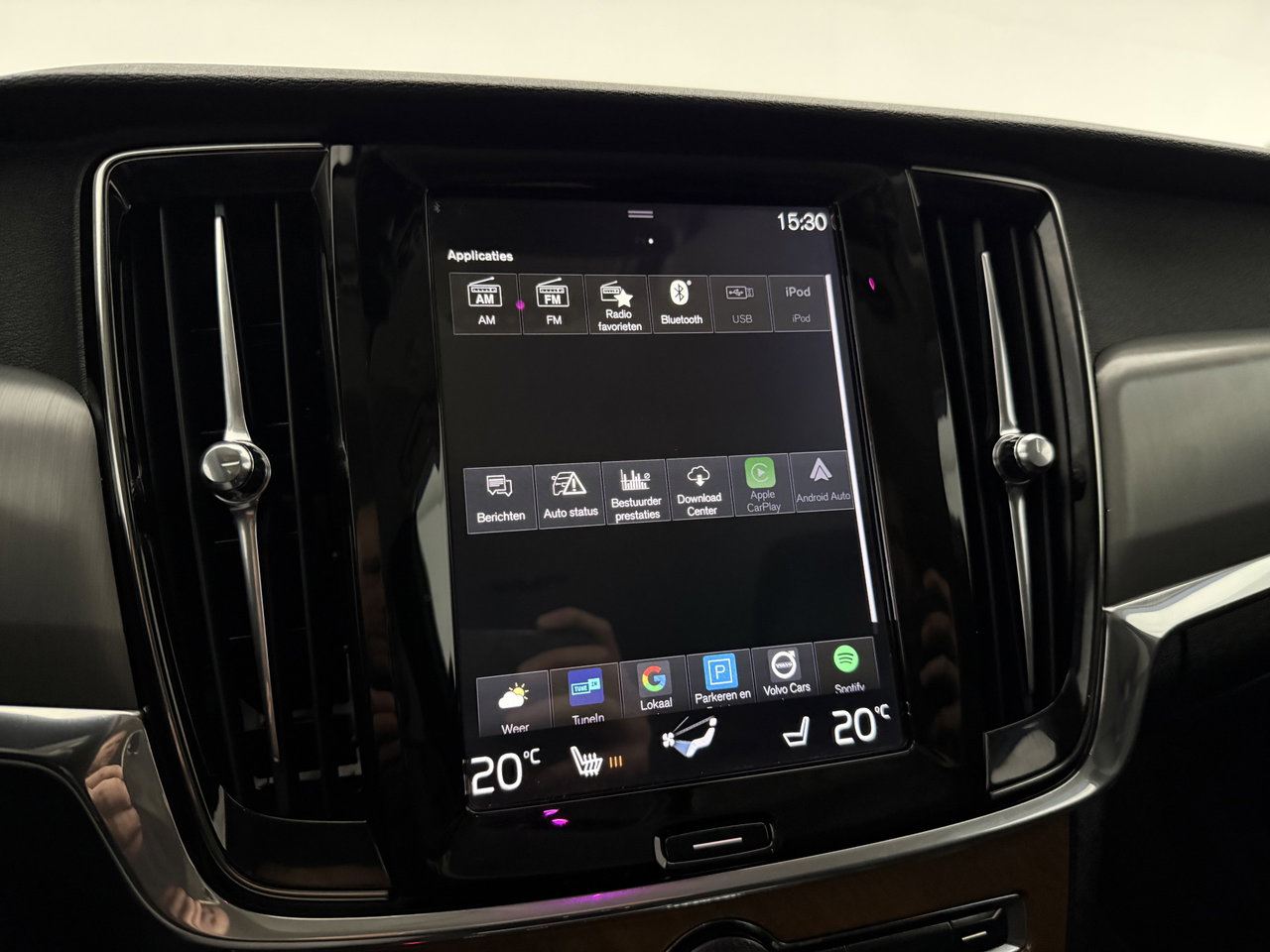 Volvo V90