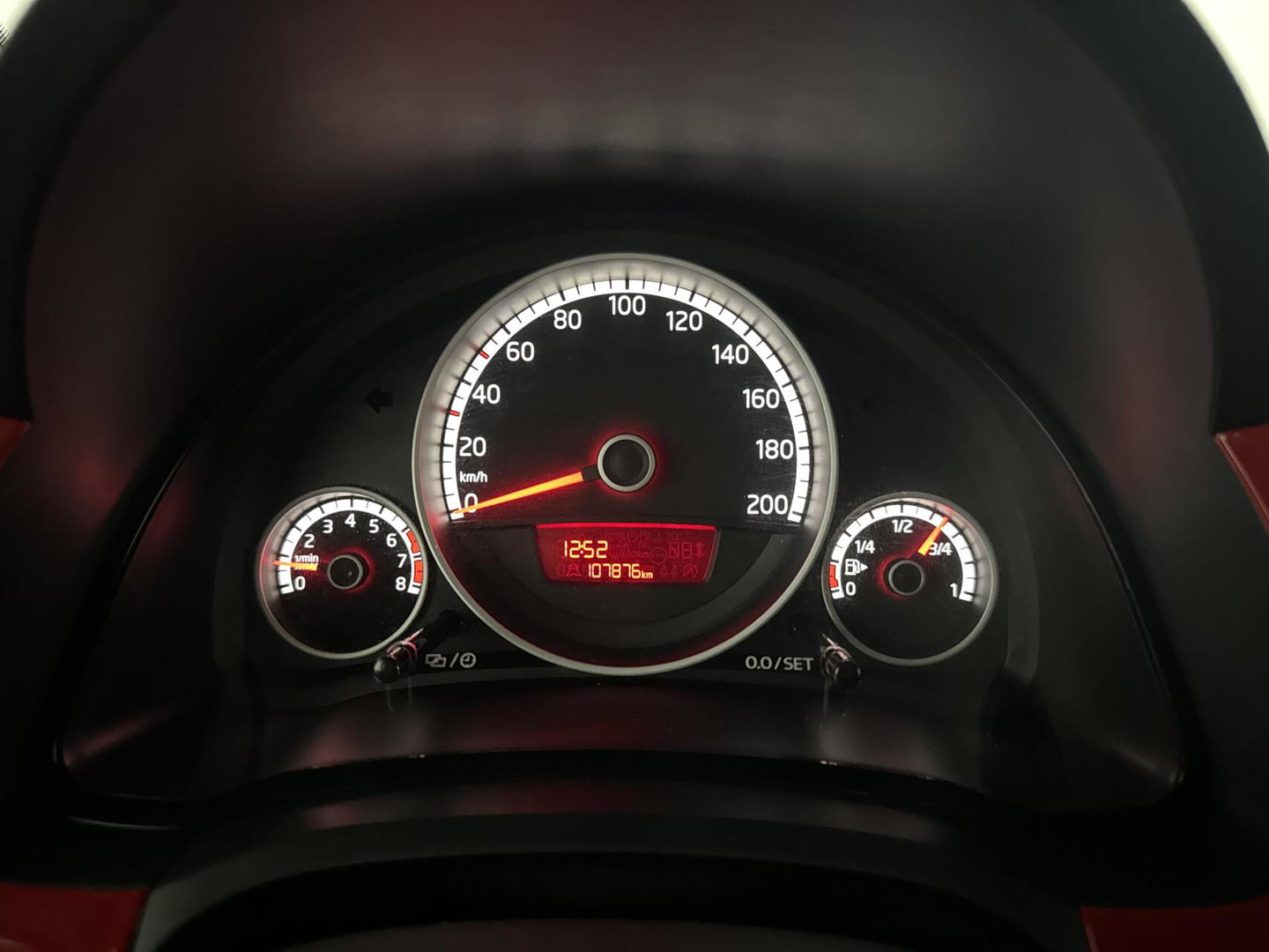 Volkswagen up! 1.0 high up! Pano Fender Cruise Navi PDC NAP