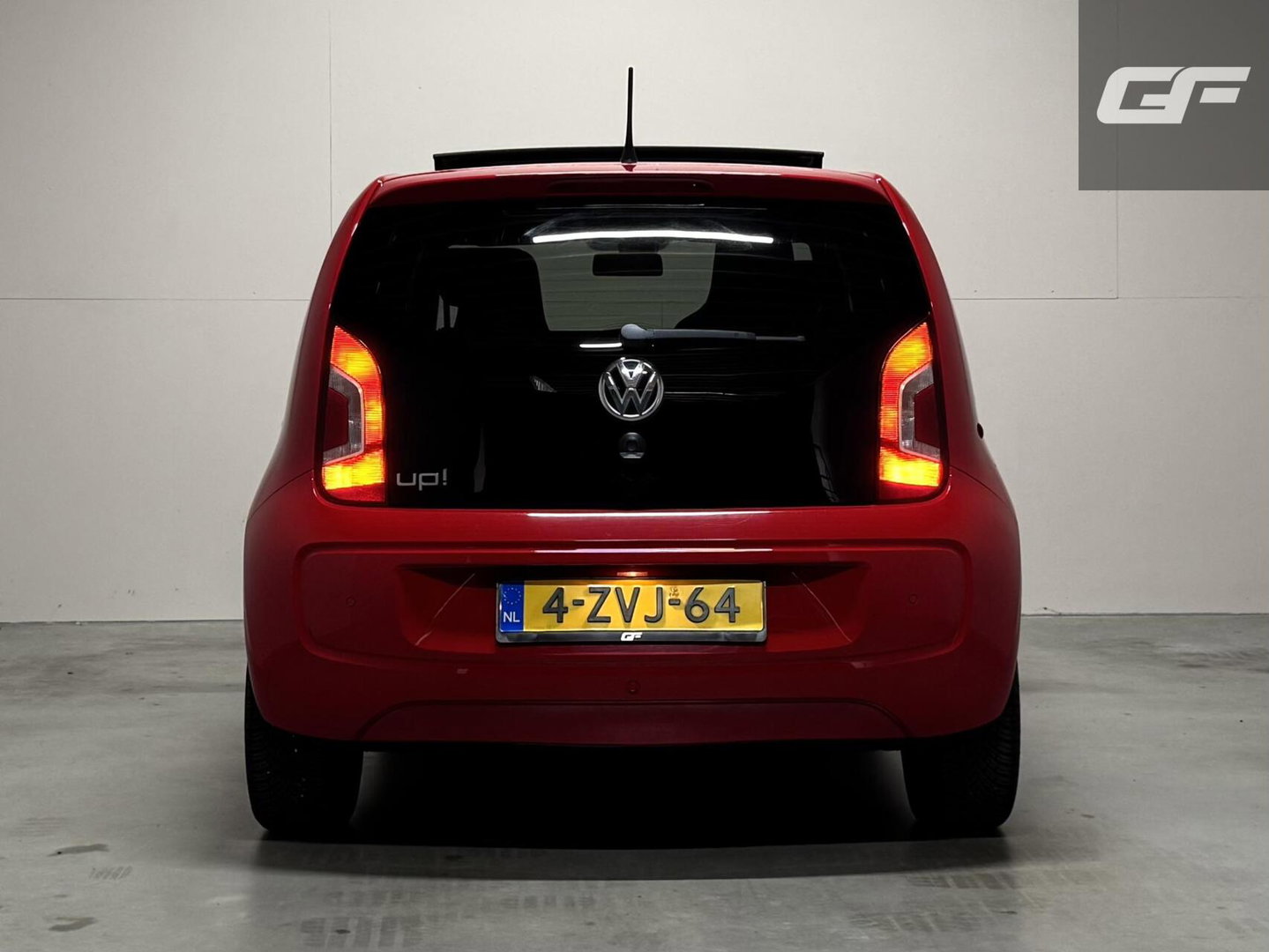 Volkswagen up! 1.0 high up! Pano Fender Cruise Navi PDC NAP