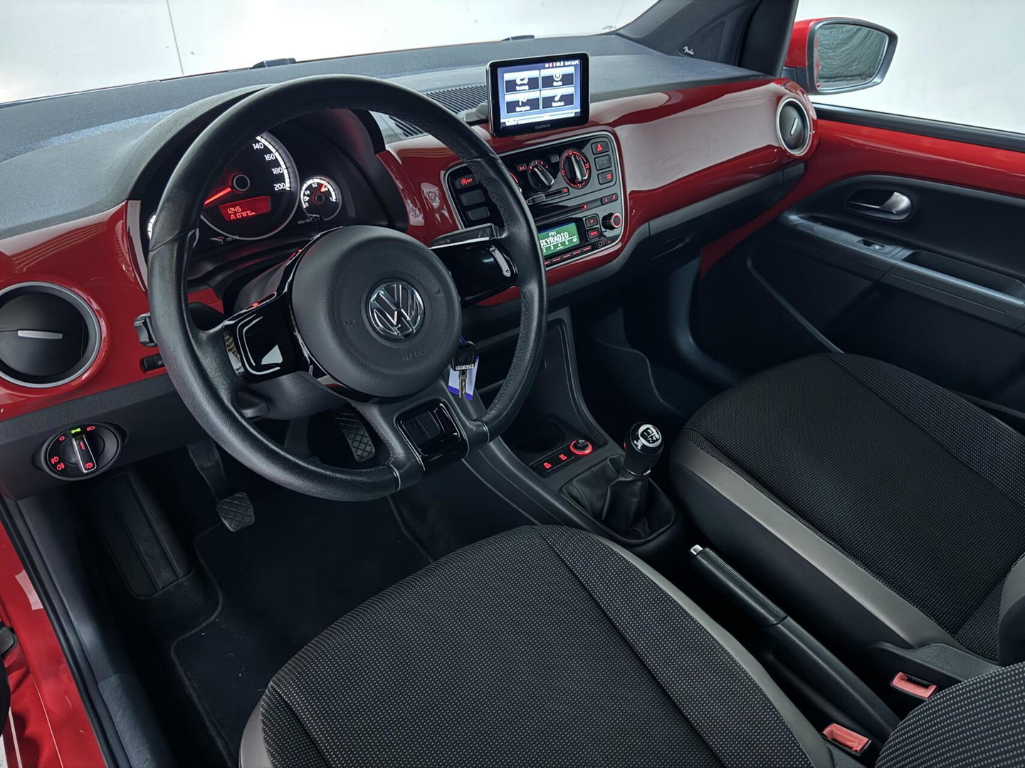 Volkswagen up! 1.0 high up! Pano Fender Cruise Navi PDC NAP