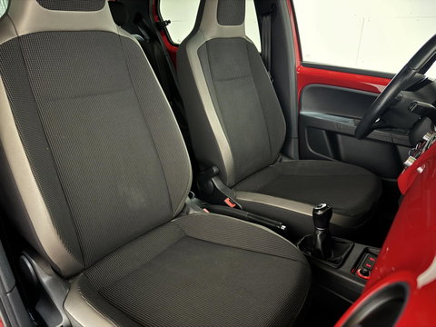 Volkswagen up! 1.0 high up! Pano Fender Cruise Navi PDC NAP