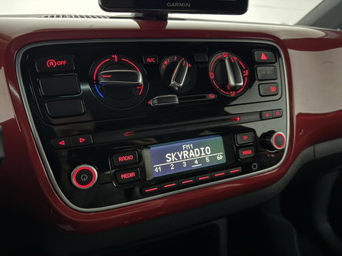 Volkswagen up! 1.0 high up! Pano Fender Cruise Navi PDC NAP