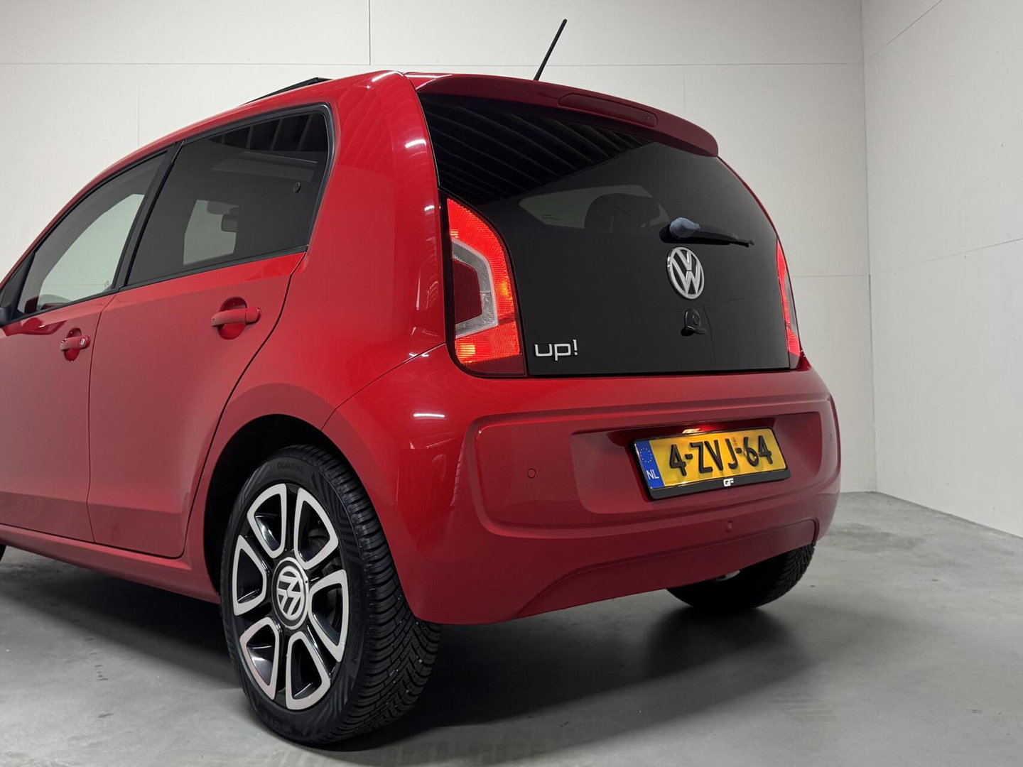 Volkswagen up! 1.0 high up! Pano Fender Cruise Navi PDC NAP