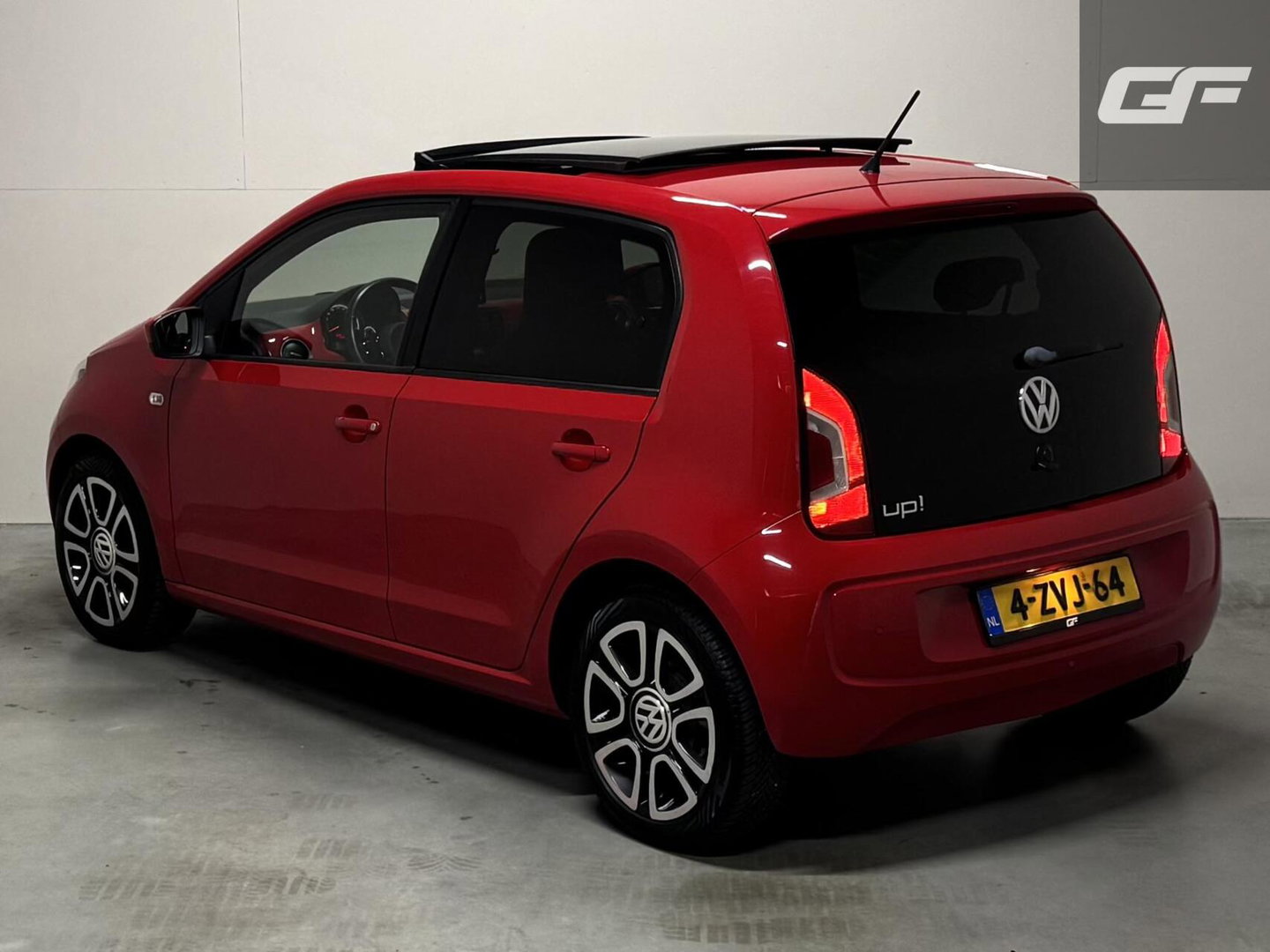 Volkswagen up! 1.0 high up! Pano Fender Cruise Navi PDC NAP