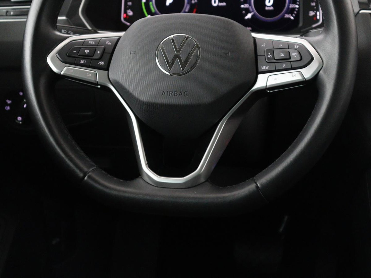 Volkswagen Tiguan 1.4 TSI eHybrid Elegance Exclusive | SOH 89,1% | Leder | Stoelverwarming | 360 Camera | Virtual Cockpit | Adaptive cruise | Carplay | Sfeerverlichting | Navigatie | Matrix LED | PHEV | Plug In
