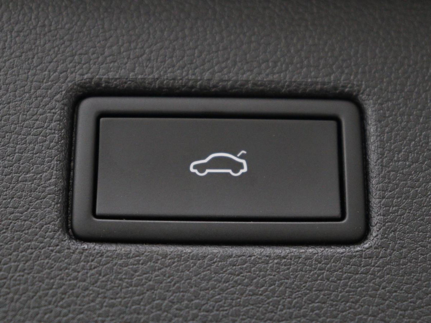 Volkswagen Tiguan 1.4 TSI eHybrid Elegance Exclusive | SOH 89,1% | Leder | Stoelverwarming | 360 Camera | Virtual Cockpit | Adaptive cruise | Carplay | Sfeerverlichting | Navigatie | Matrix LED | PHEV | Plug In