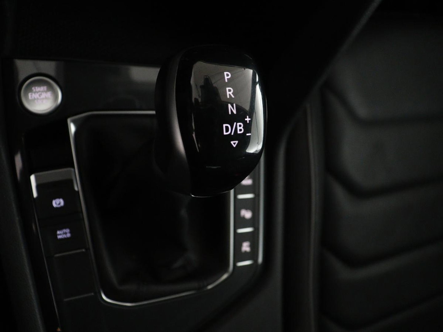 Volkswagen Tiguan 1.4 TSI eHybrid Elegance Exclusive | SOH 89,1% | Leder | Stoelverwarming | 360 Camera | Virtual Cockpit | Adaptive cruise | Carplay | Sfeerverlichting | Navigatie | Matrix LED | PHEV | Plug In