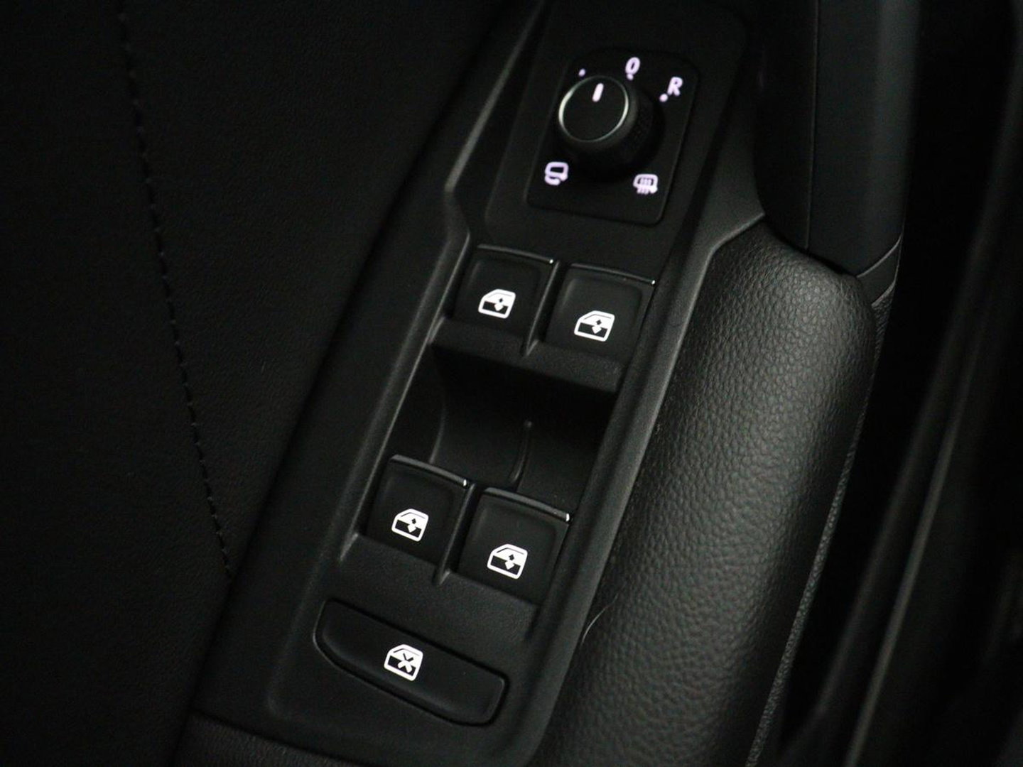 Volkswagen Tiguan 1.4 TSI eHybrid Elegance Exclusive | SOH 89,1% | Leder | Stoelverwarming | 360 Camera | Virtual Cockpit | Adaptive cruise | Carplay | Sfeerverlichting | Navigatie | Matrix LED | PHEV | Plug In