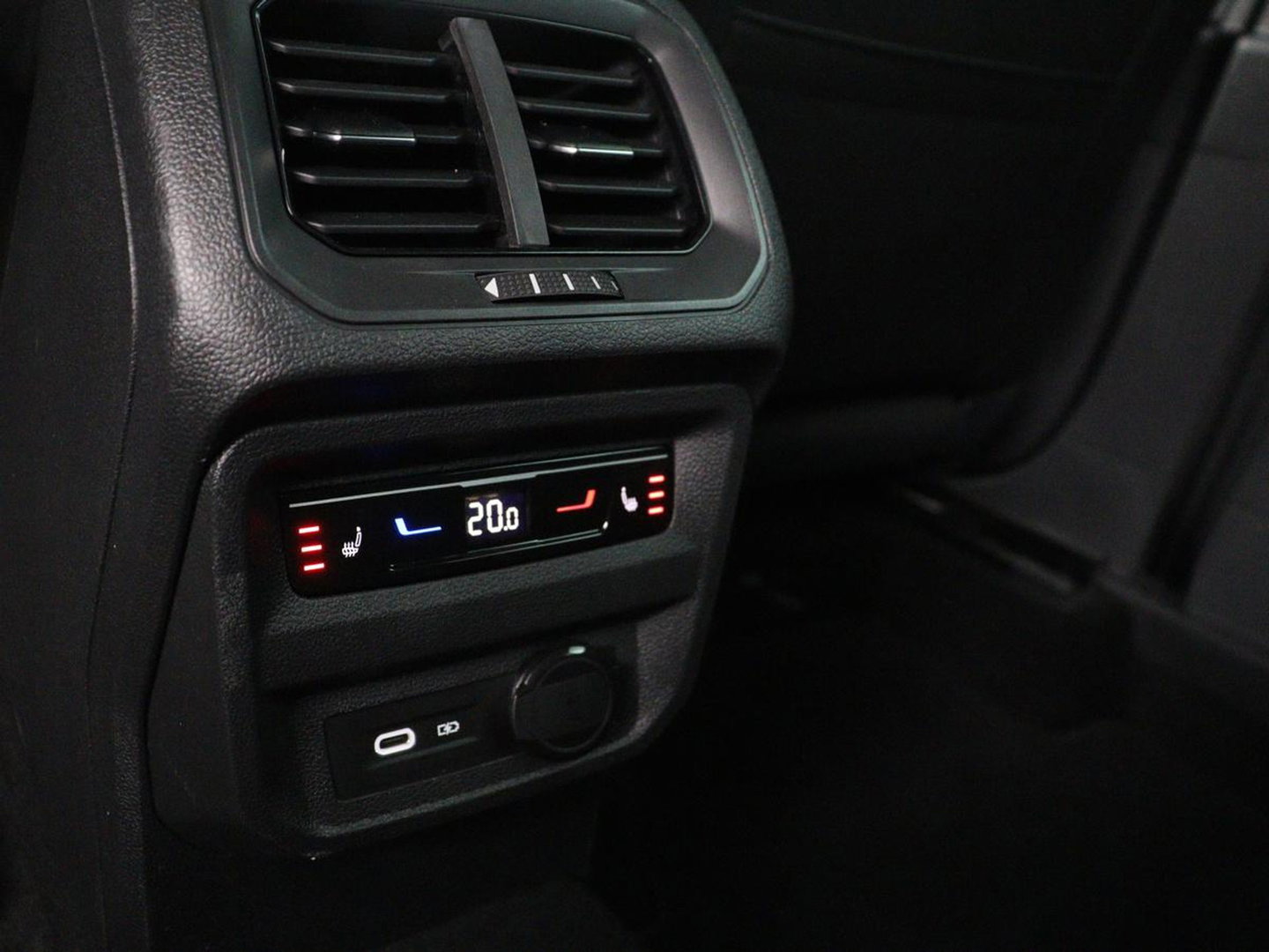 Volkswagen Tiguan 1.4 TSI eHybrid Elegance Exclusive | SOH 89,1% | Leder | Stoelverwarming | 360 Camera | Virtual Cockpit | Adaptive cruise | Carplay | Sfeerverlichting | Navigatie | Matrix LED | PHEV | Plug In