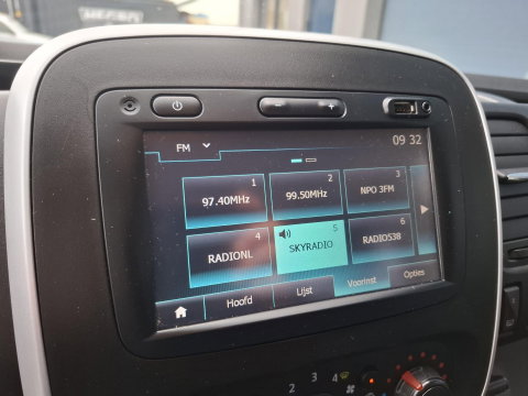 Renault Trafic 1.6 dCi T29 L2H1 DC Comfort DUBBEL CABINE / CRUISE CONTROLE / DEALER ONDERHOUDEN / NAVI