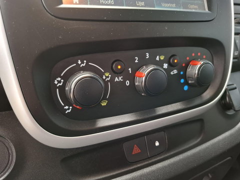 Renault Trafic 1.6 dCi T29 L2H1 DC Comfort DUBBEL CABINE / CRUISE CONTROLE / DEALER ONDERHOUDEN / NAVI