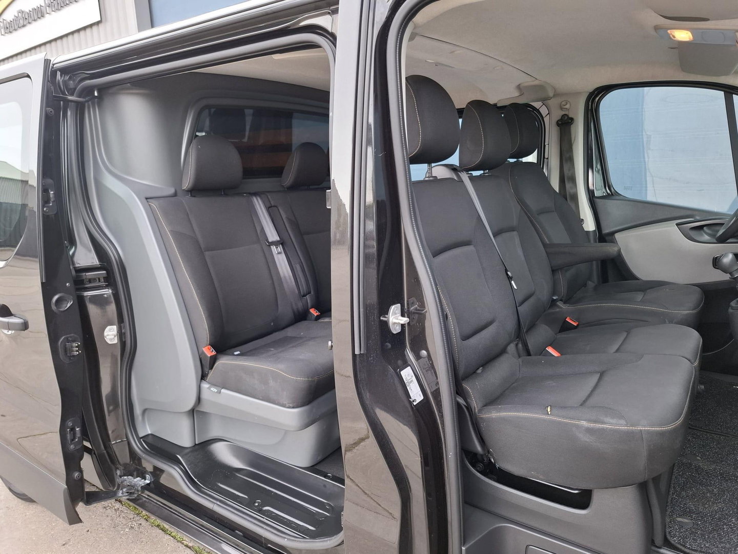 Renault Trafic 1.6 dCi T29 L2H1 DC Comfort DUBBEL CABINE / CRUISE CONTROLE / DEALER ONDERHOUDEN / NAVI