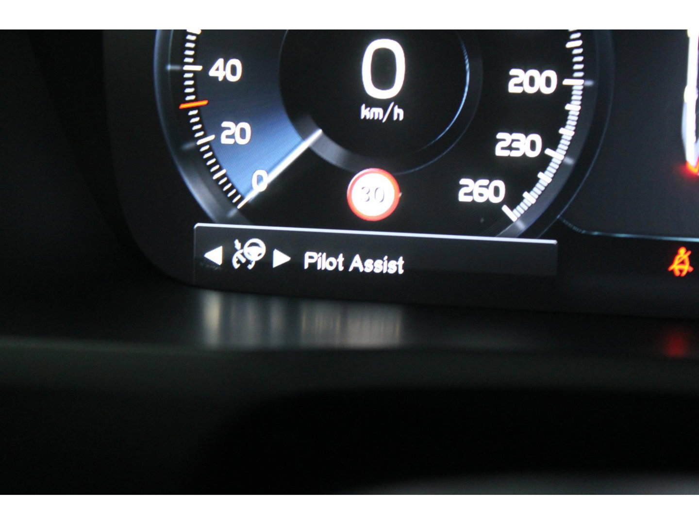 Volvo XC90 T8 Hybride Plus Dark LONG RANGE | Head-Up | Harman/Kardon | 360 Camera | Panoramadak | Trekhaak 2350kg |