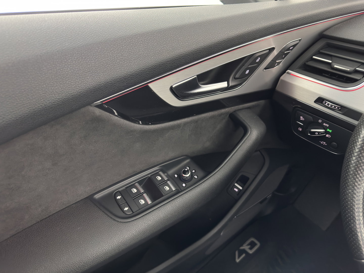 Audi Q7 3.0 TDI e-tron Quattro S-Line Sportpack (Plug-In) Aut. *PANO | LEATHER | FULL-LED | BOSE-AUDIO | ADAPTIVE-CRUISE | MEMORY-PACK | BLINDSPOT | CAMERA | DIGI-COCKPIT | NAVI-FULLMAP | SHIFTPADDLES | PRIVACYGLASS | AMBIENTLIGHT | 20''ALU*