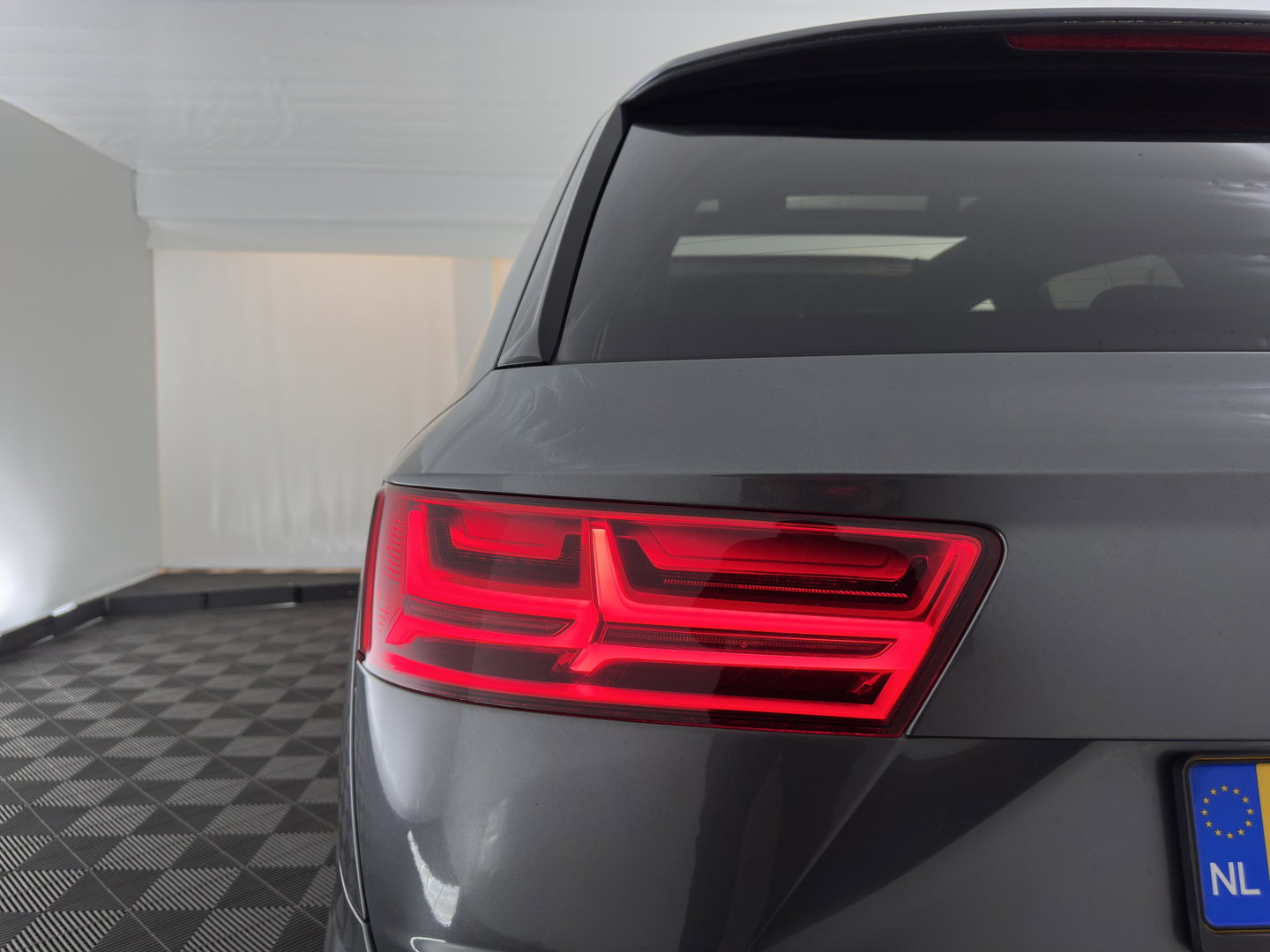 Audi Q7 3.0 TDI e-tron Quattro S-Line Sportpack (Plug-In) Aut. *PANO | LEATHER | FULL-LED | BOSE-AUDIO | ADAPTIVE-CRUISE | MEMORY-PACK | BLINDSPOT | CAMERA | DIGI-COCKPIT | NAVI-FULLMAP | SHIFTPADDLES | PRIVACYGLASS | AMBIENTLIGHT | 20''ALU*