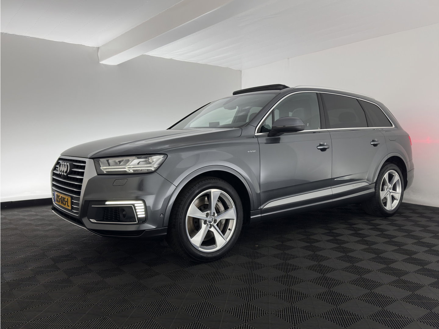 Audi Q7 3.0 TDI e-tron Quattro S-Line Sportpack (Plug-In) Aut. *PANO | LEATHER | FULL-LED | BOSE-AUDIO | ADAPTIVE-CRUISE | MEMORY-PACK | BLINDSPOT | CAMERA | DIGI-COCKPIT | NAVI-FULLMAP | SHIFTPADDLES | PRIVACYGLASS | AMBIENTLIGHT | 20''ALU*