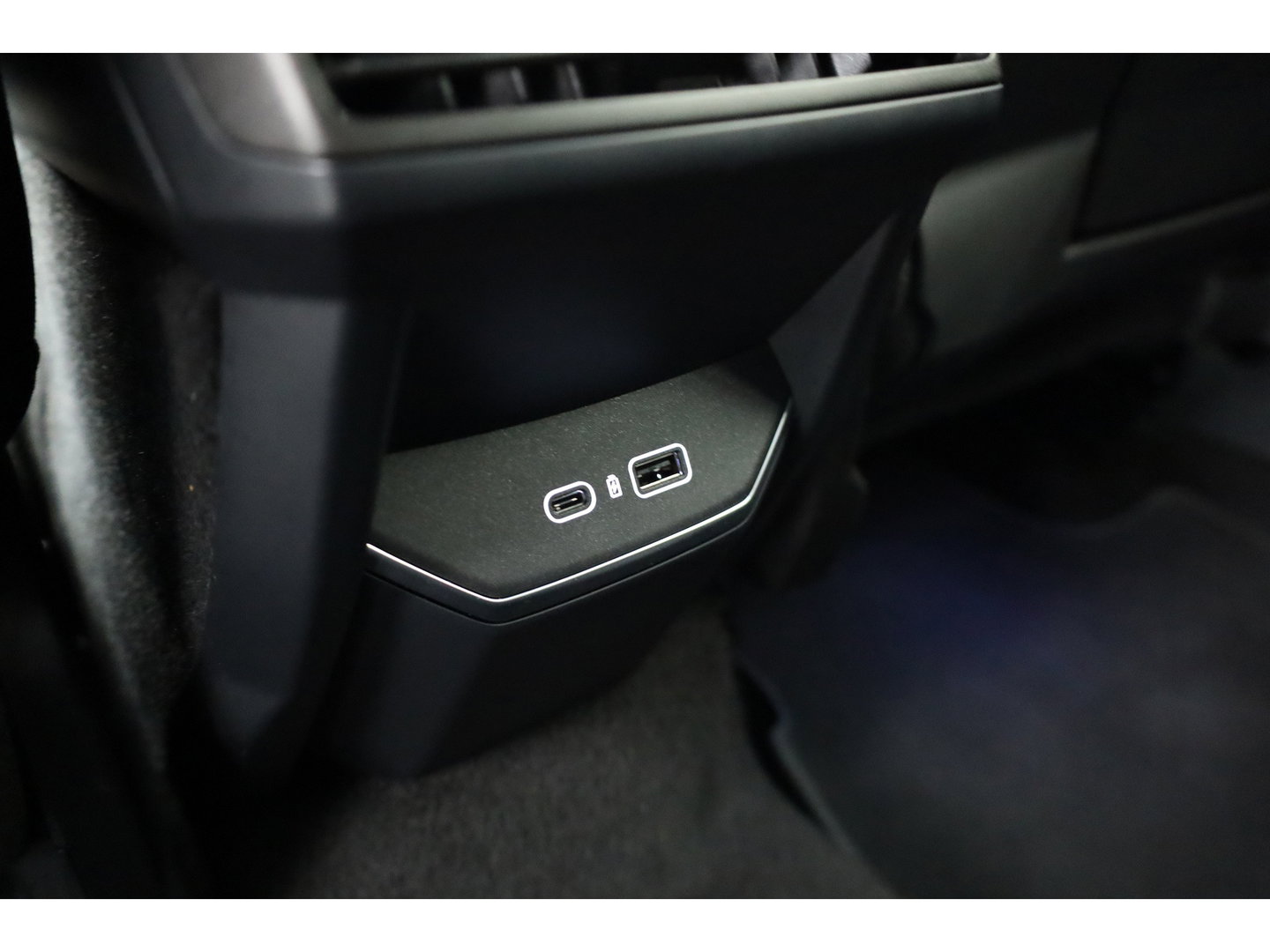Lynk & Co 01 1.5 PHEV MY23 | Zwarte Hemel | Pano | 360cam + PDC | Adapt. Cruise | Memory | Stoelverw. | Apple CarPlay