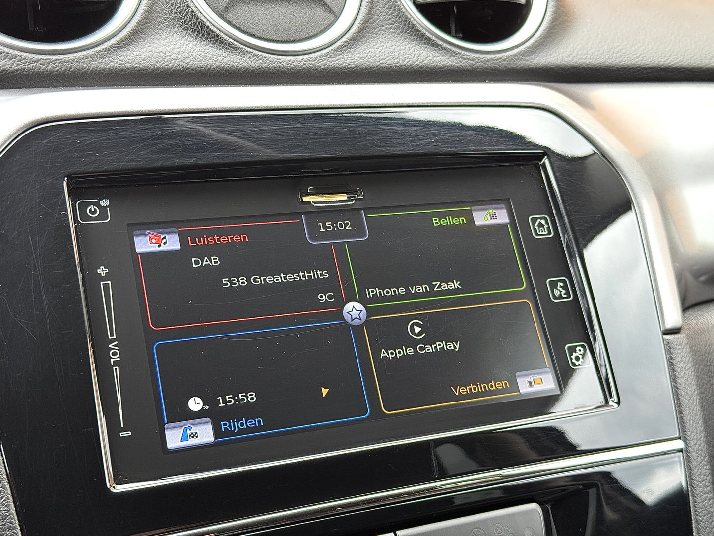 Suzuki Vitara 1.0 Boosterjet Select | Apple Carplay | Android Auto | Navigatie | Stoelverwarming | DAB+ | Camera | Cruise Control | 17" Lichtmetaal | Airconditioning | LED |