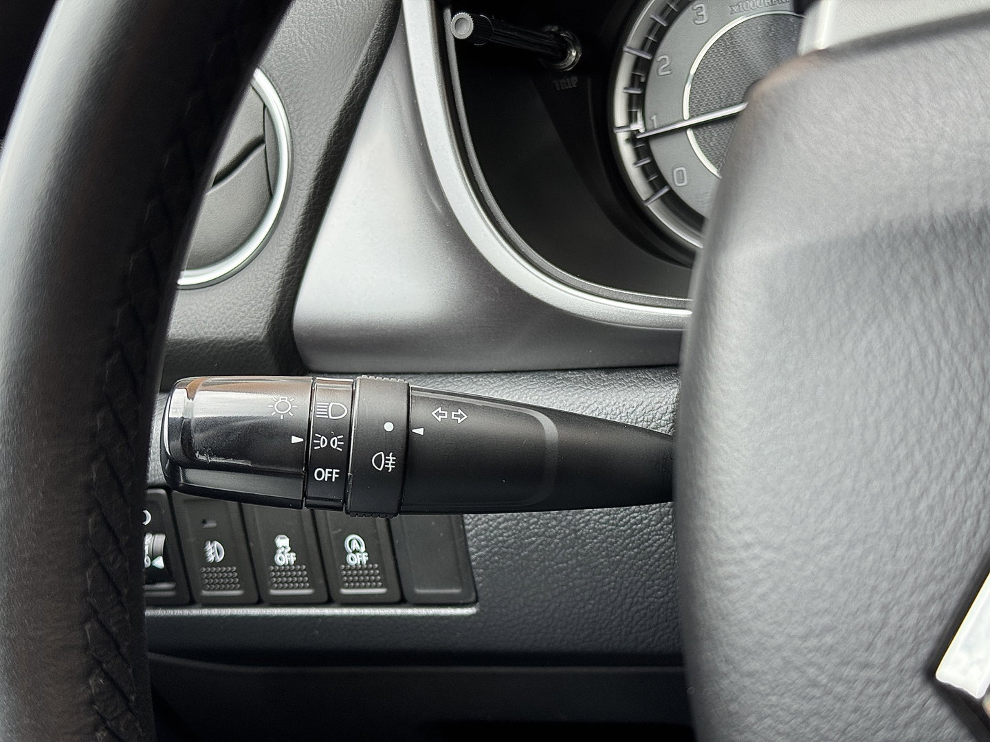 Suzuki Vitara 1.0 Boosterjet Select | Apple Carplay | Android Auto | Navigatie | Stoelverwarming | DAB+ | Camera | Cruise Control | 17" Lichtmetaal | Airconditioning | LED |