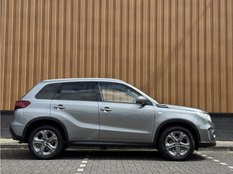 Suzuki Vitara 1.0 Boosterjet Select | Apple Carplay | Android Auto | Navigatie | Stoelverwarming | DAB+ | Camera | Cruise Control | 17" Lichtmetaal | Airconditioning | LED |