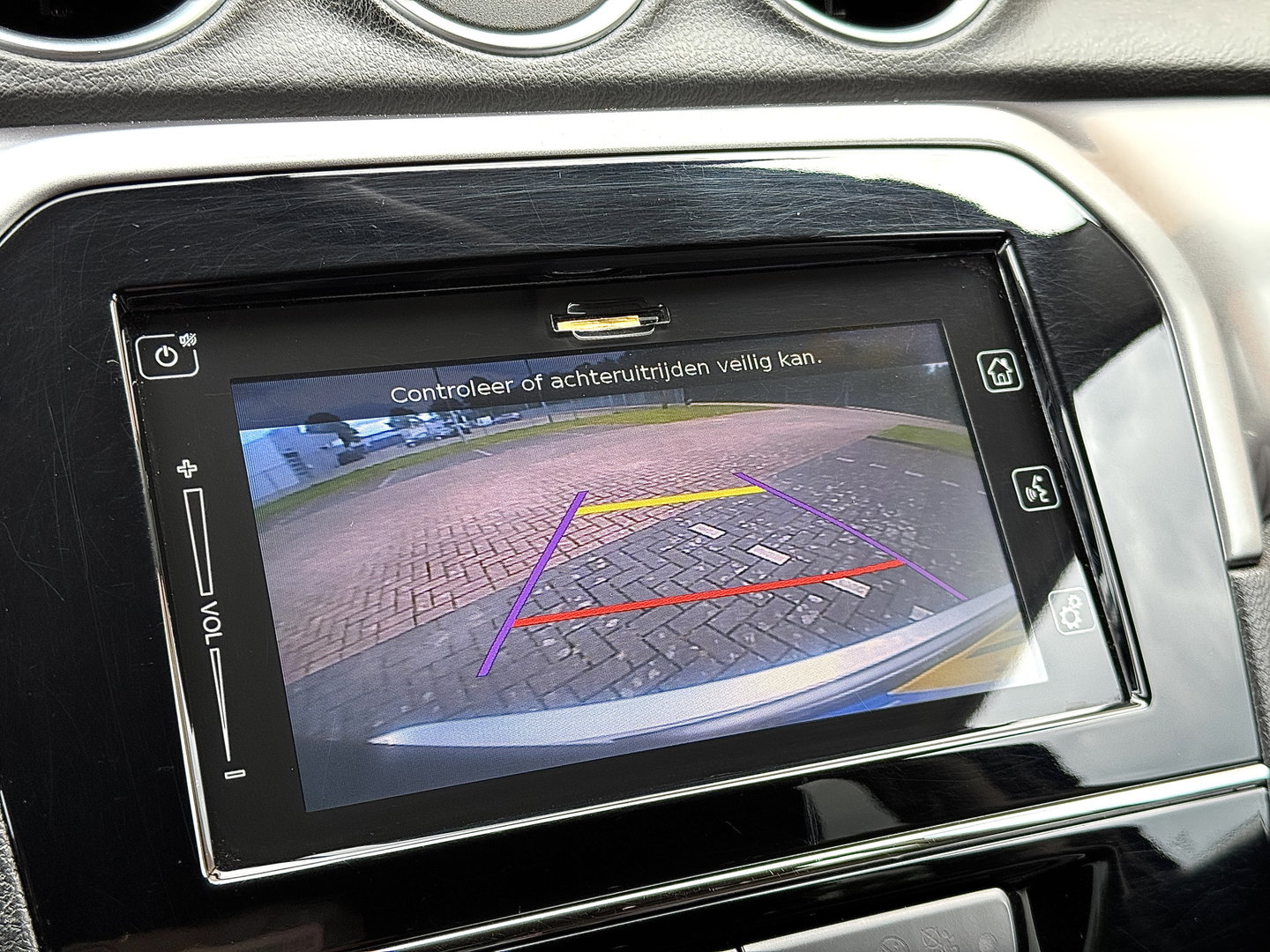 Suzuki Vitara 1.0 Boosterjet Select | Apple Carplay | Android Auto | Navigatie | Stoelverwarming | DAB+ | Camera | Cruise Control | 17" Lichtmetaal | Airconditioning | LED |