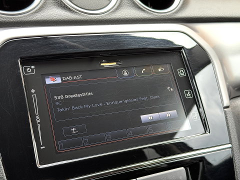 Suzuki Vitara 1.0 Boosterjet Select | Apple Carplay | Android Auto | Navigatie | Stoelverwarming | DAB+ | Camera | Cruise Control | 17" Lichtmetaal | Airconditioning | LED |