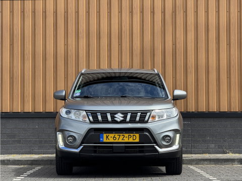 Suzuki Vitara 1.0 Boosterjet Select | Apple Carplay | Android Auto | Navigatie | Stoelverwarming | DAB+ | Camera | Cruise Control | 17" Lichtmetaal | Airconditioning | LED |