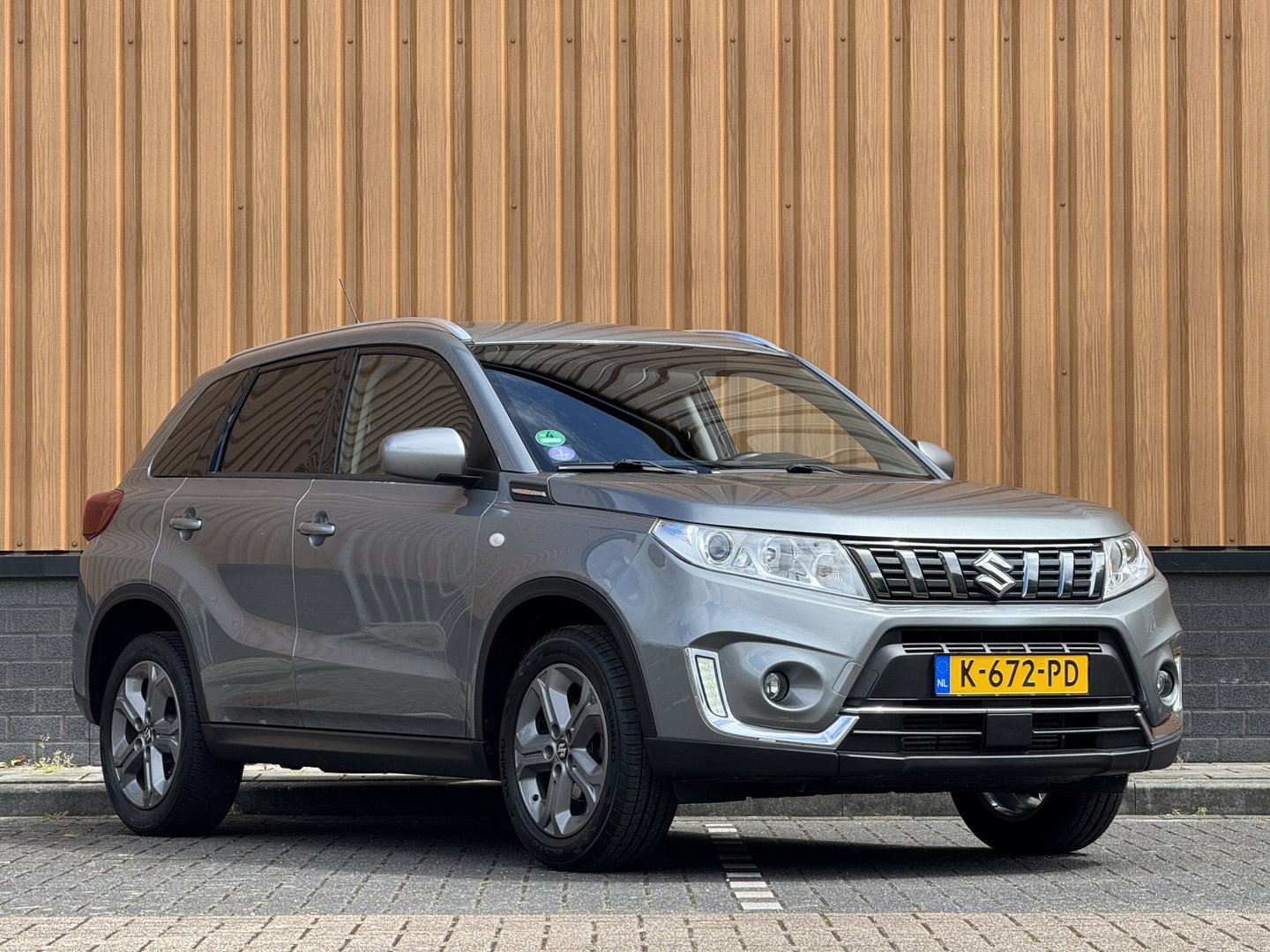 Suzuki Vitara 1.0 Boosterjet Select | Apple Carplay | Android Auto | Navigatie | Stoelverwarming | DAB+ | Camera | Cruise Control | 17" Lichtmetaal | Airconditioning | LED |