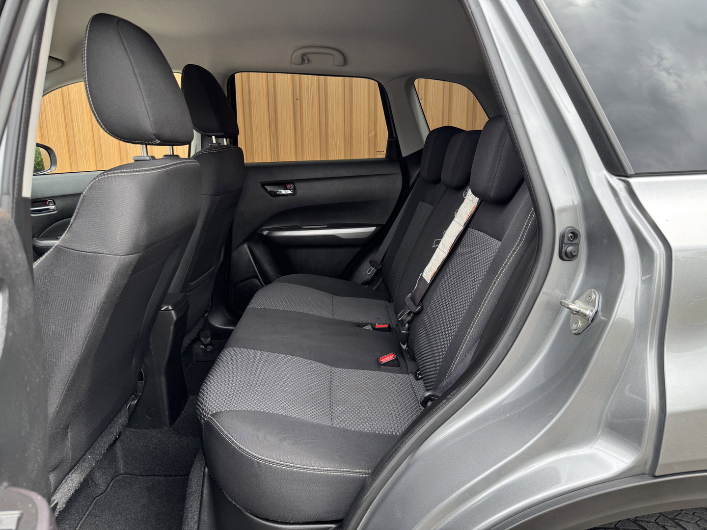 Suzuki Vitara 1.0 Boosterjet Select | Apple Carplay | Android Auto | Navigatie | Stoelverwarming | DAB+ | Camera | Cruise Control | 17" Lichtmetaal | Airconditioning | LED |