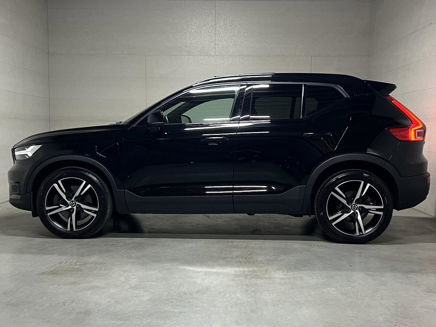 Volvo XC40 1.5 T5 Recharge R-Design Pano H/K 360° Memory
