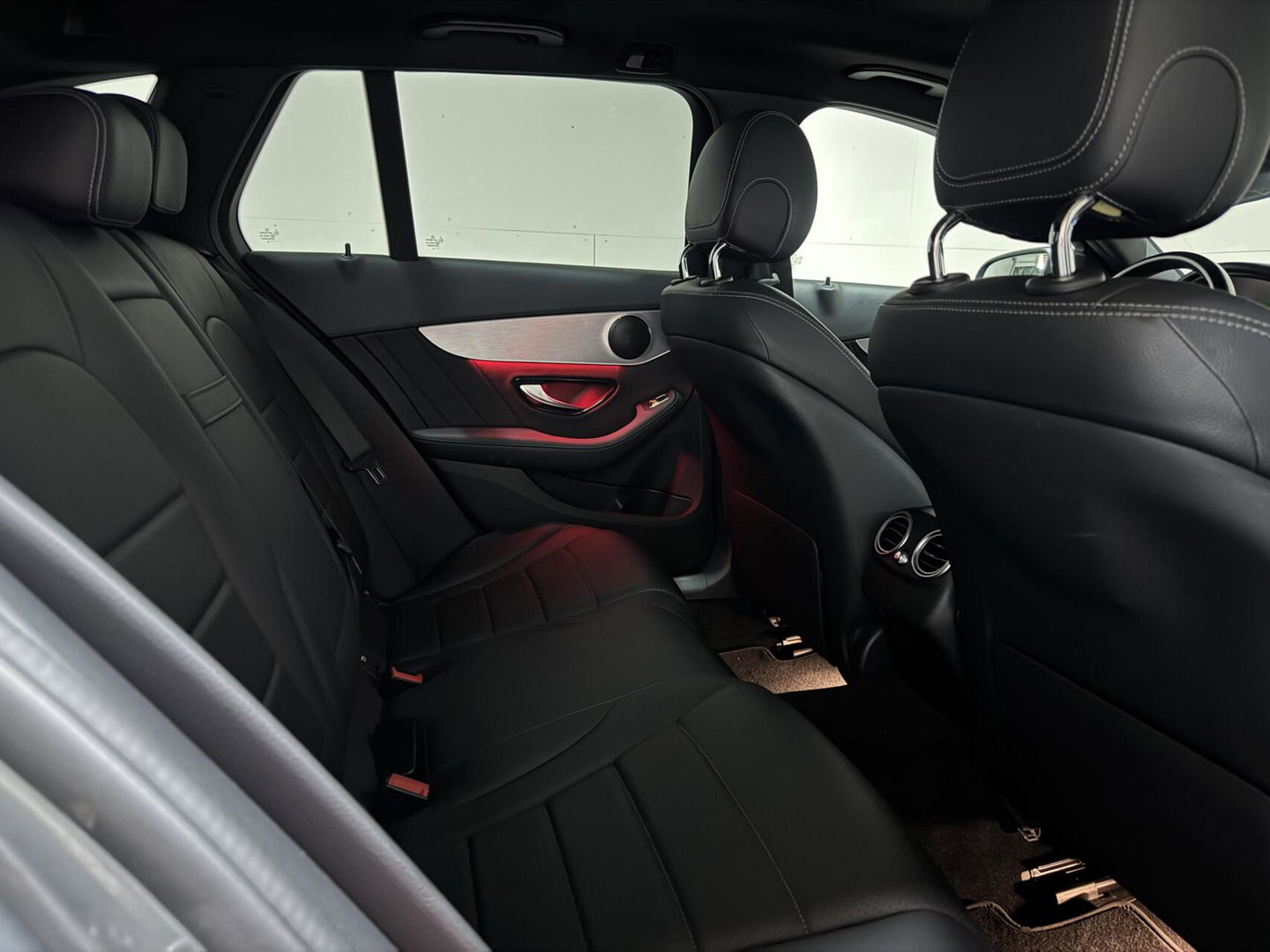 Mercedes-Benz C-Klasse Estate 300e AMG Pano Leer 360° Trekh. NAP