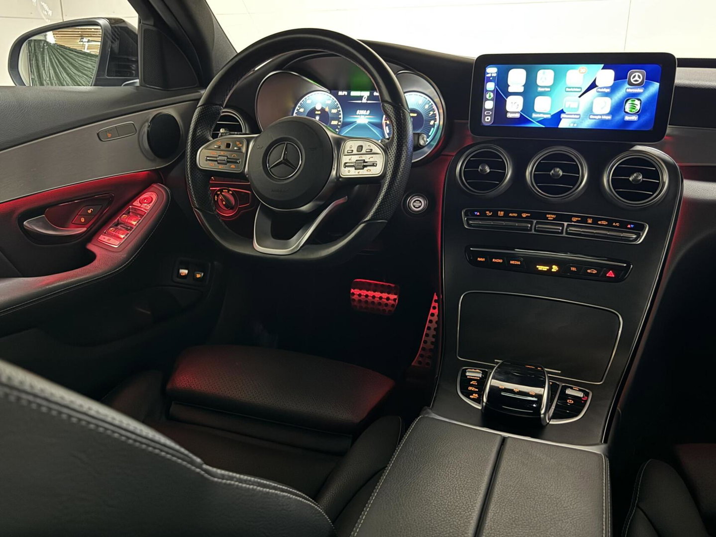 Mercedes-Benz C-Klasse Estate 300e AMG Pano Leer 360° Trekh. NAP