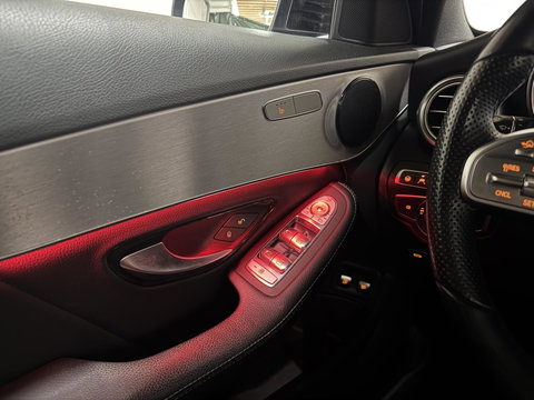 Mercedes-Benz C-Klasse Estate 300e AMG Pano Leer 360° Trekh. NAP