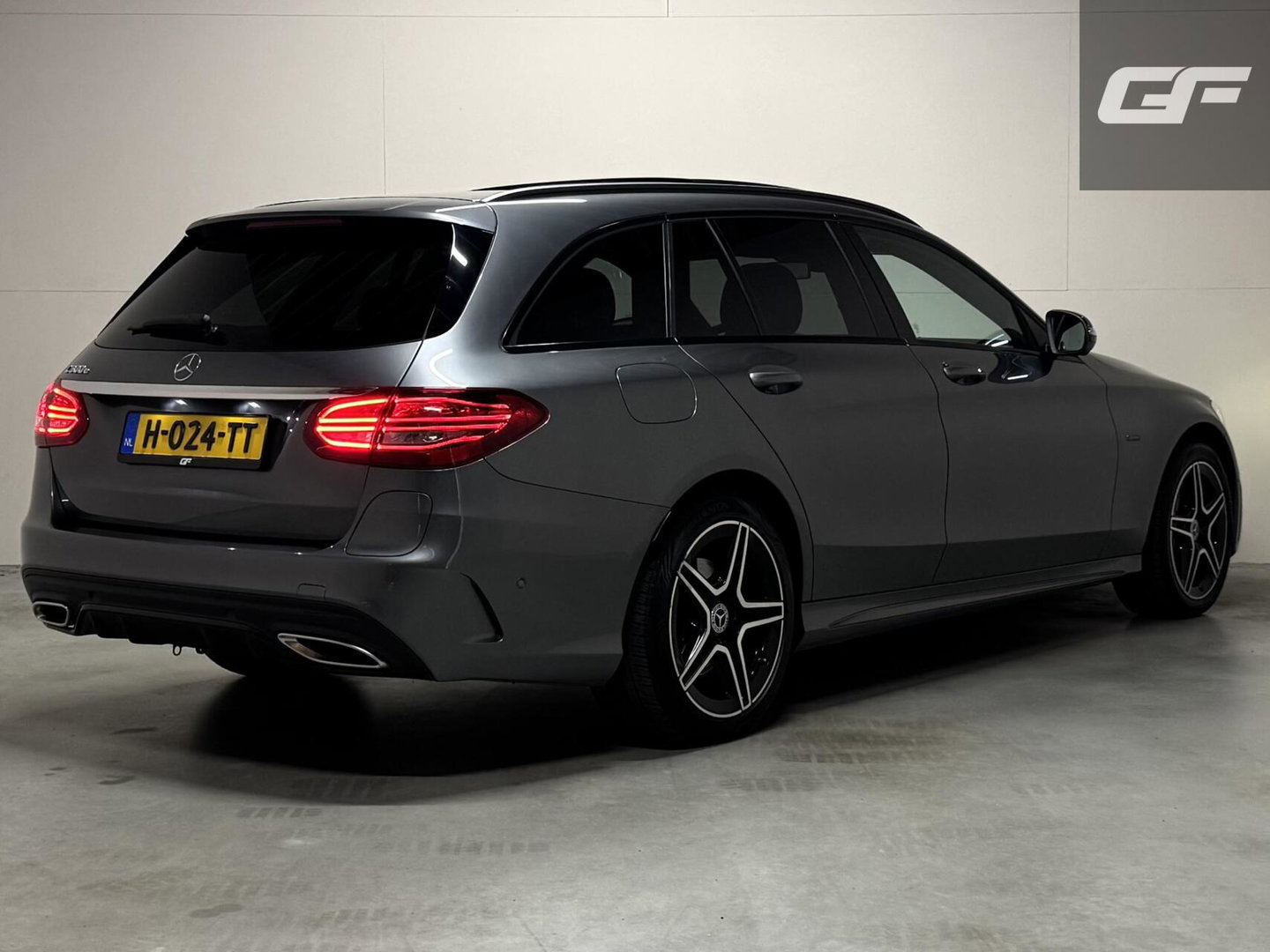 Mercedes-Benz C-Klasse Estate 300e AMG Pano Leer 360° Trekh. NAP