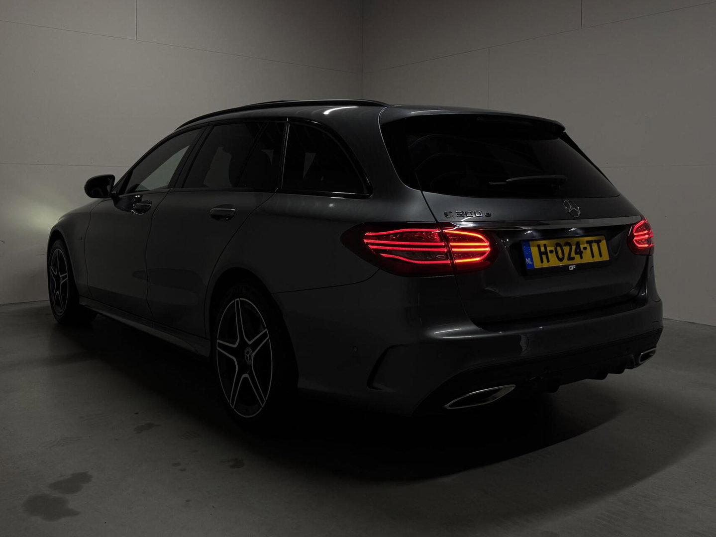 Mercedes-Benz C-Klasse Estate 300e AMG Pano Leer 360° Trekh. NAP