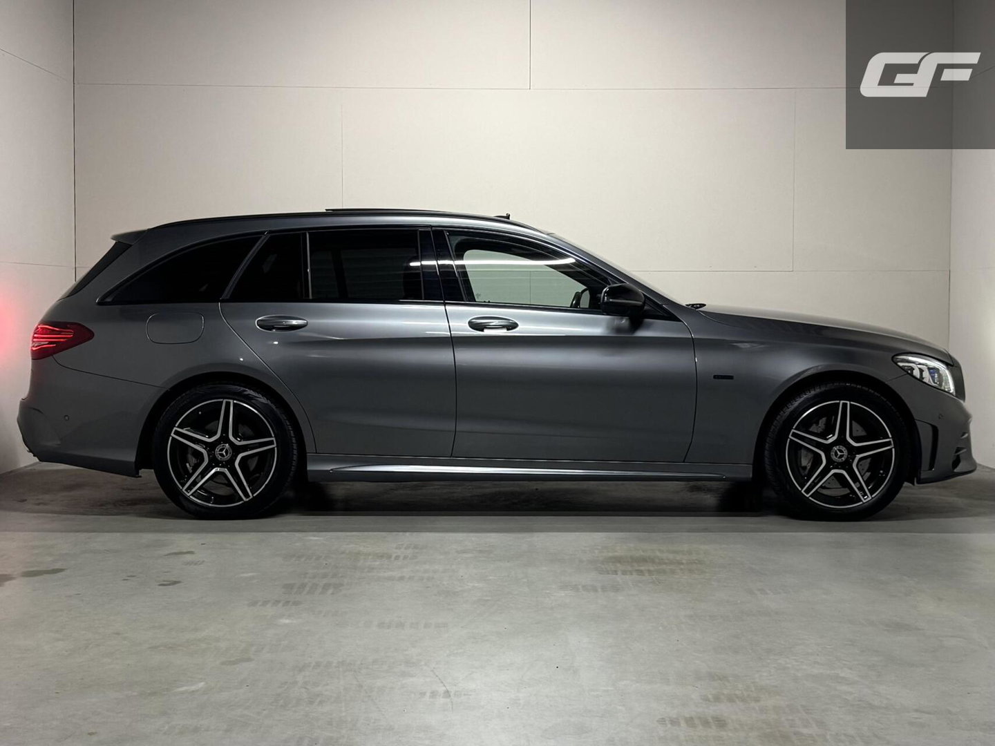 Mercedes-Benz C-Klasse Estate 300e AMG Pano Leer 360° Trekh. NAP