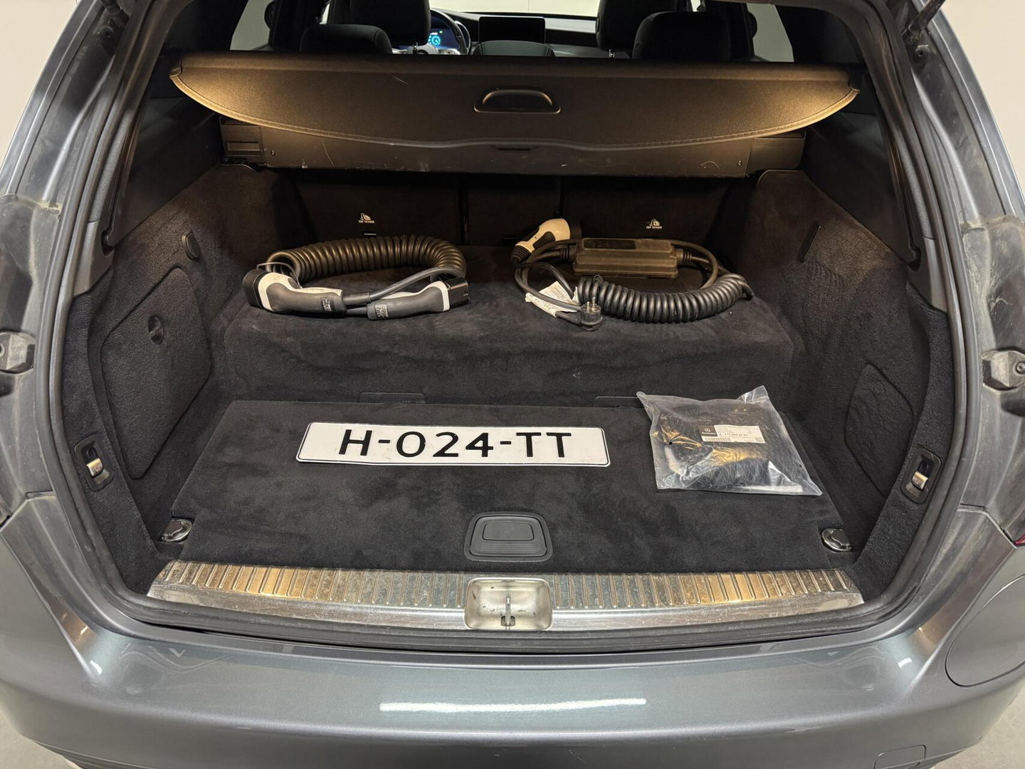Mercedes-Benz C-Klasse Estate 300e AMG Pano Leer 360° Trekh. NAP