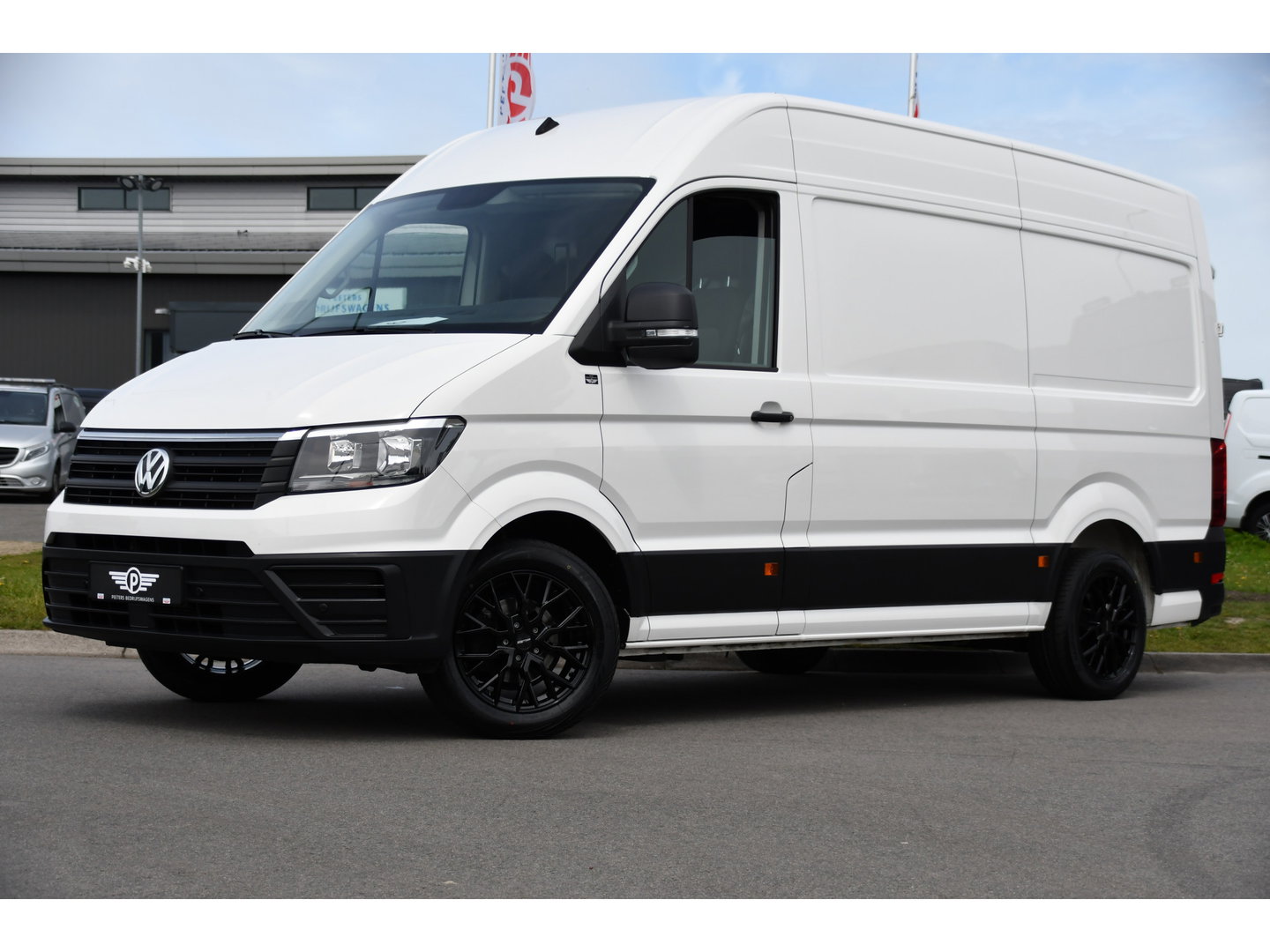 Volkswagen Crafter 35 2.0 TDI L3H3 PB Edition Cruise, Carplay, Sensoren, geveerde stoel, Trekhaak, 140pk, Automaat, Multimedia, Uniek!