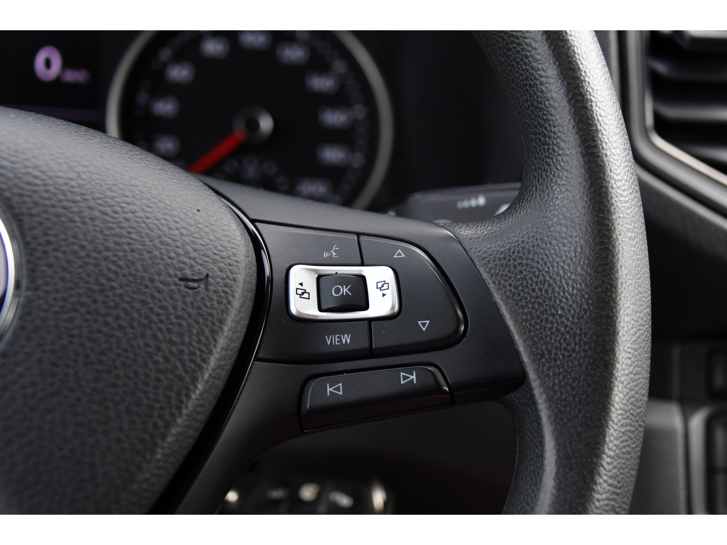 Volkswagen Crafter 35 2.0 TDI L3H3 PB Edition Cruise, Carplay, Sensoren, geveerde stoel, Trekhaak, 140pk, Automaat, Multimedia, Uniek!