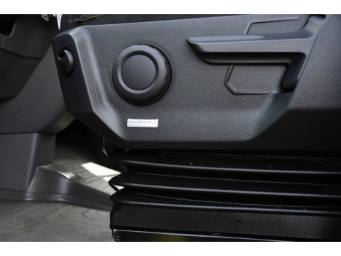 Volkswagen Crafter 35 2.0 TDI L3H3 PB Edition Cruise, Carplay, Sensoren, geveerde stoel, Trekhaak, 140pk, Automaat, Multimedia, Uniek!