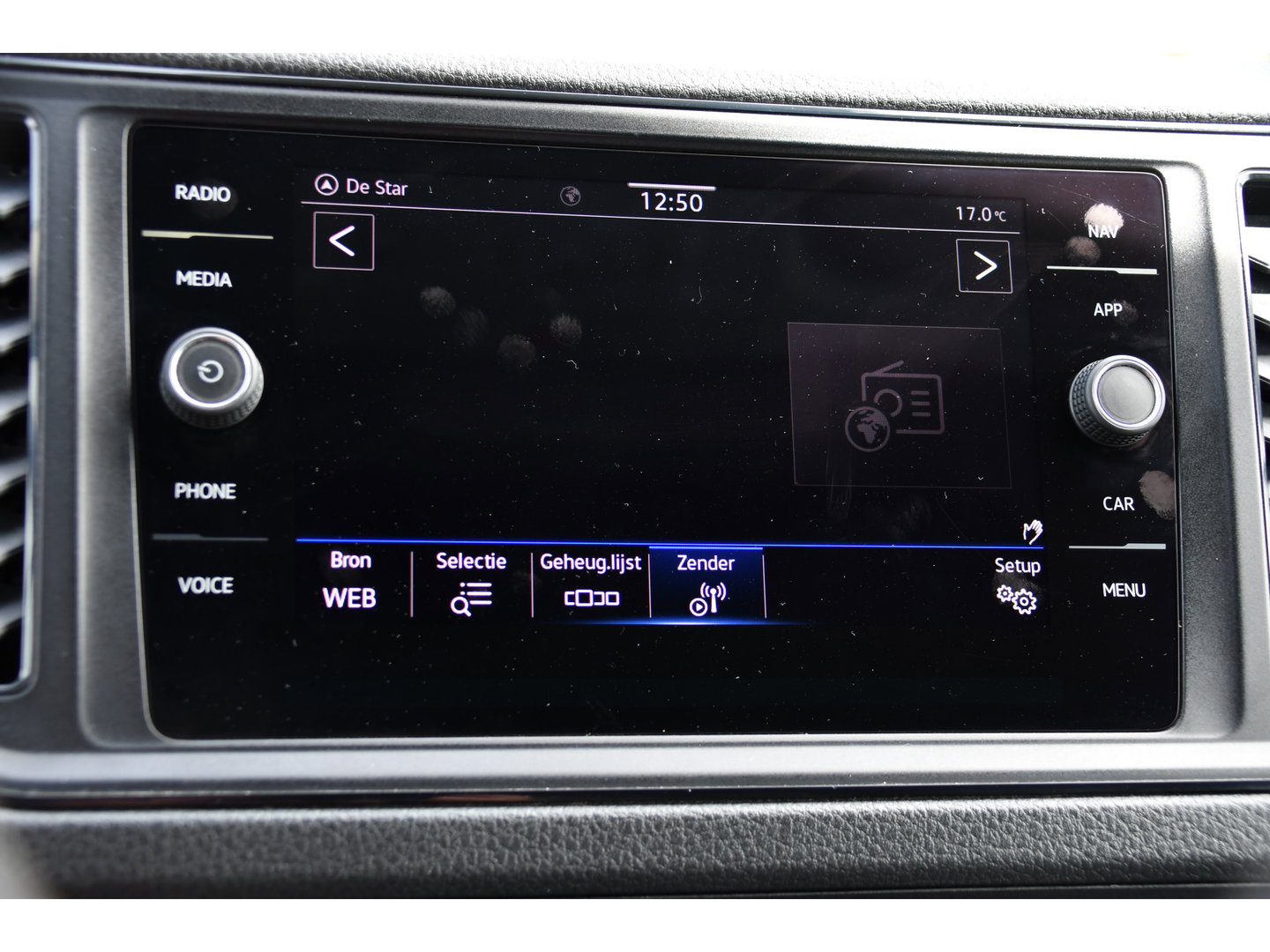 Volkswagen Crafter 35 2.0 TDI L3H3 PB Edition Cruise, Carplay, Sensoren, geveerde stoel, Trekhaak, 140pk, Automaat, Multimedia, Uniek!